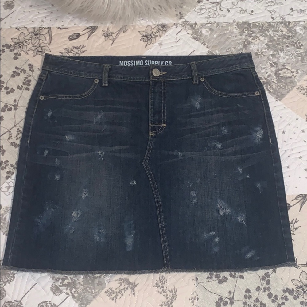 Like NEW Distressed Denim Skirt - Size XXL 🌸
